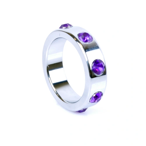 Метален пенис пръстен Purple Diamonds 4,5 см. Метален пенис пръстен Purple Diamonds 4,5 см.